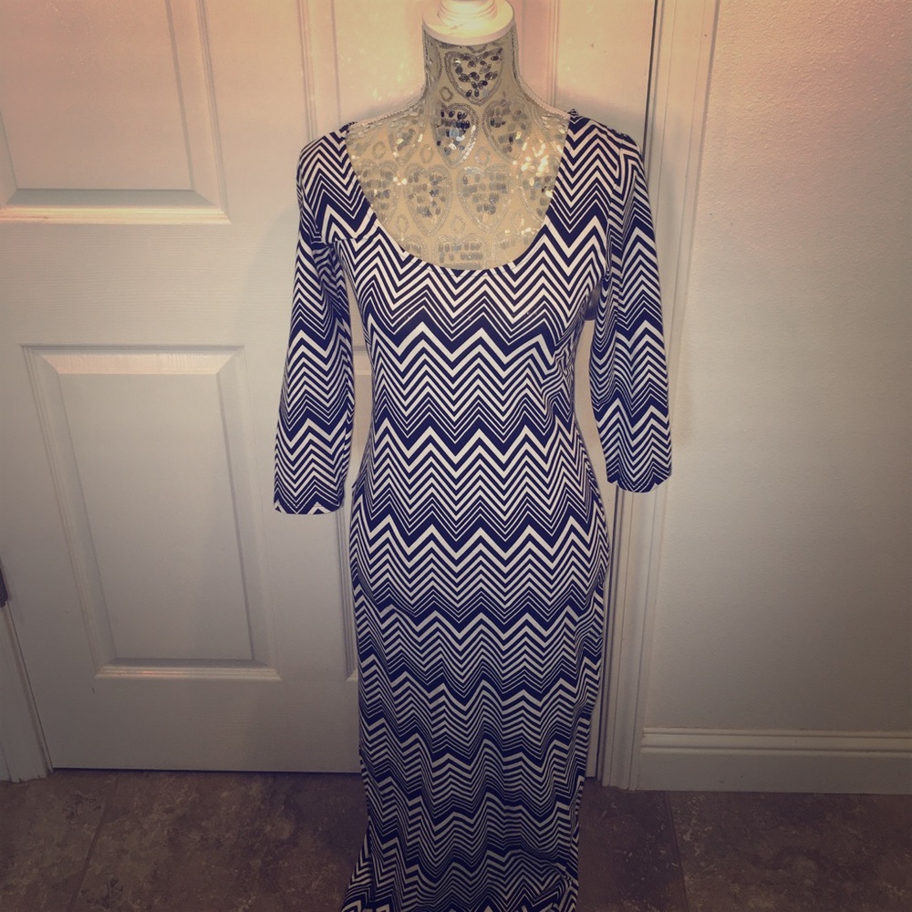 Body fitting dress