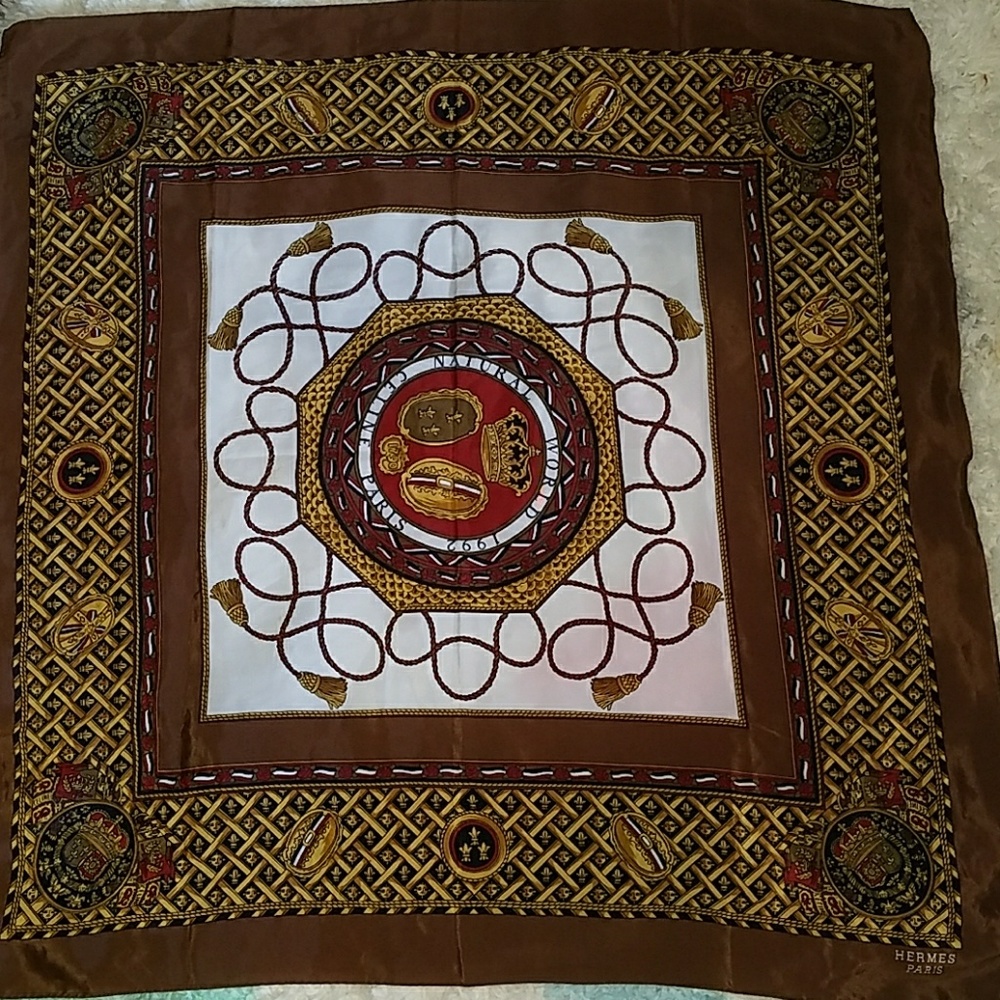 Gorgeous Hermes Paris Scarf