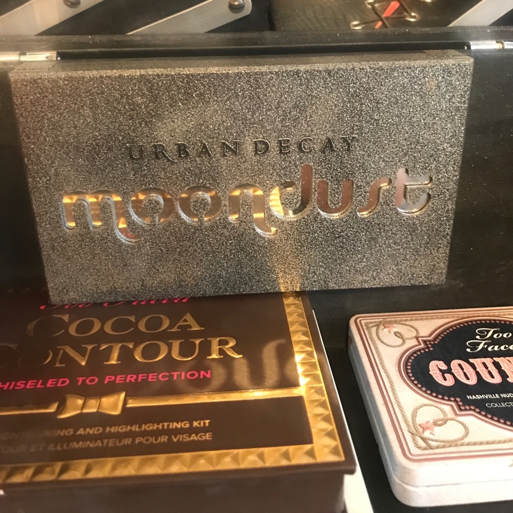 Urban decay moon dust