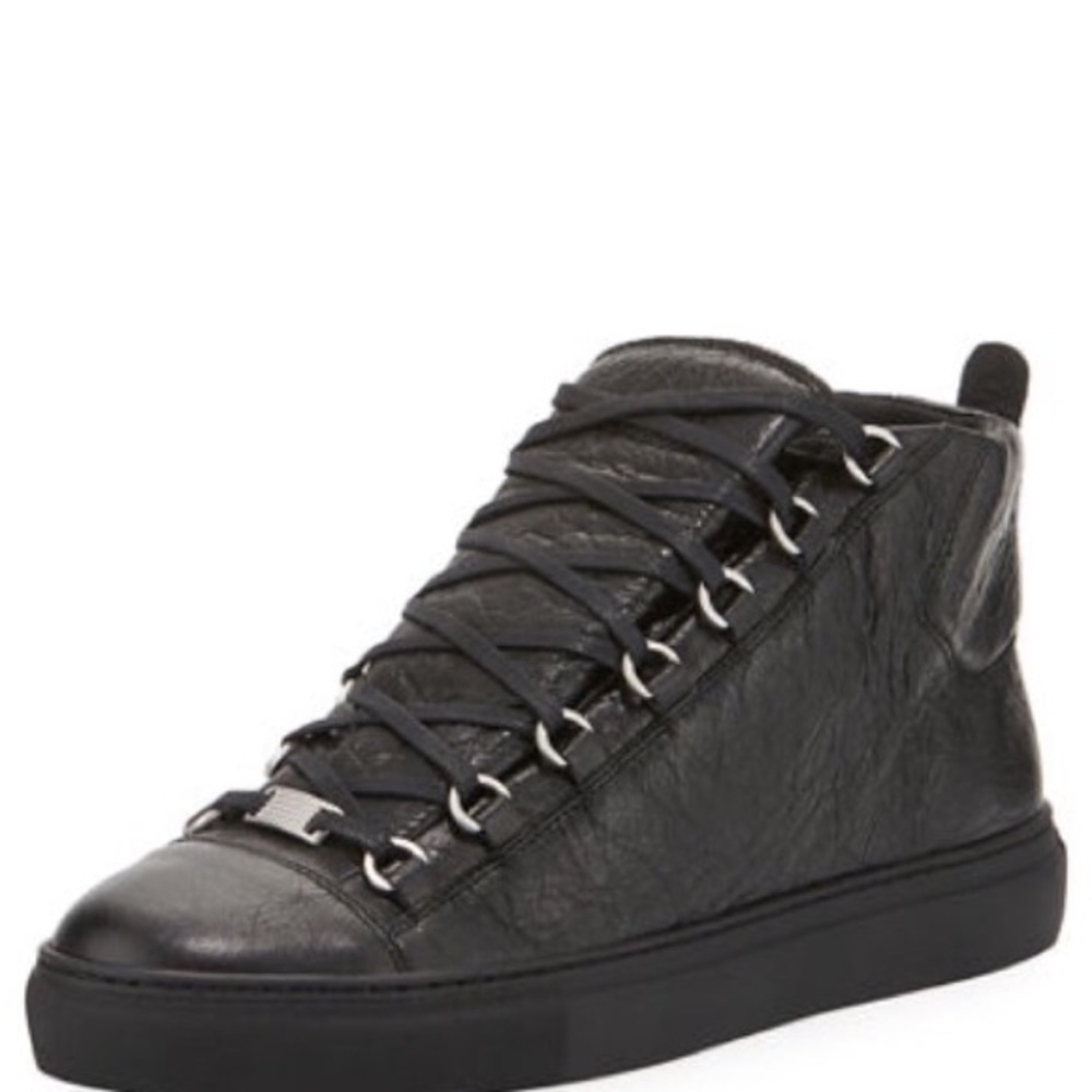 Meet your Posher, Shavoni