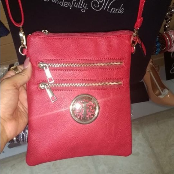 Beautiful bag available.... - Picture 1 of 1