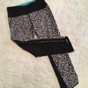 Lululemon Crop bottoms size 4