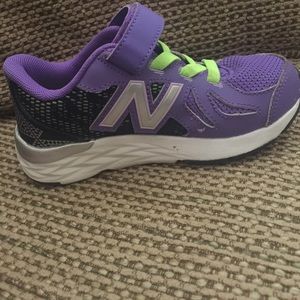 New Balance Girls Sneakers