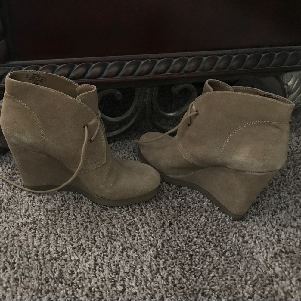 Nine West booties- Suede