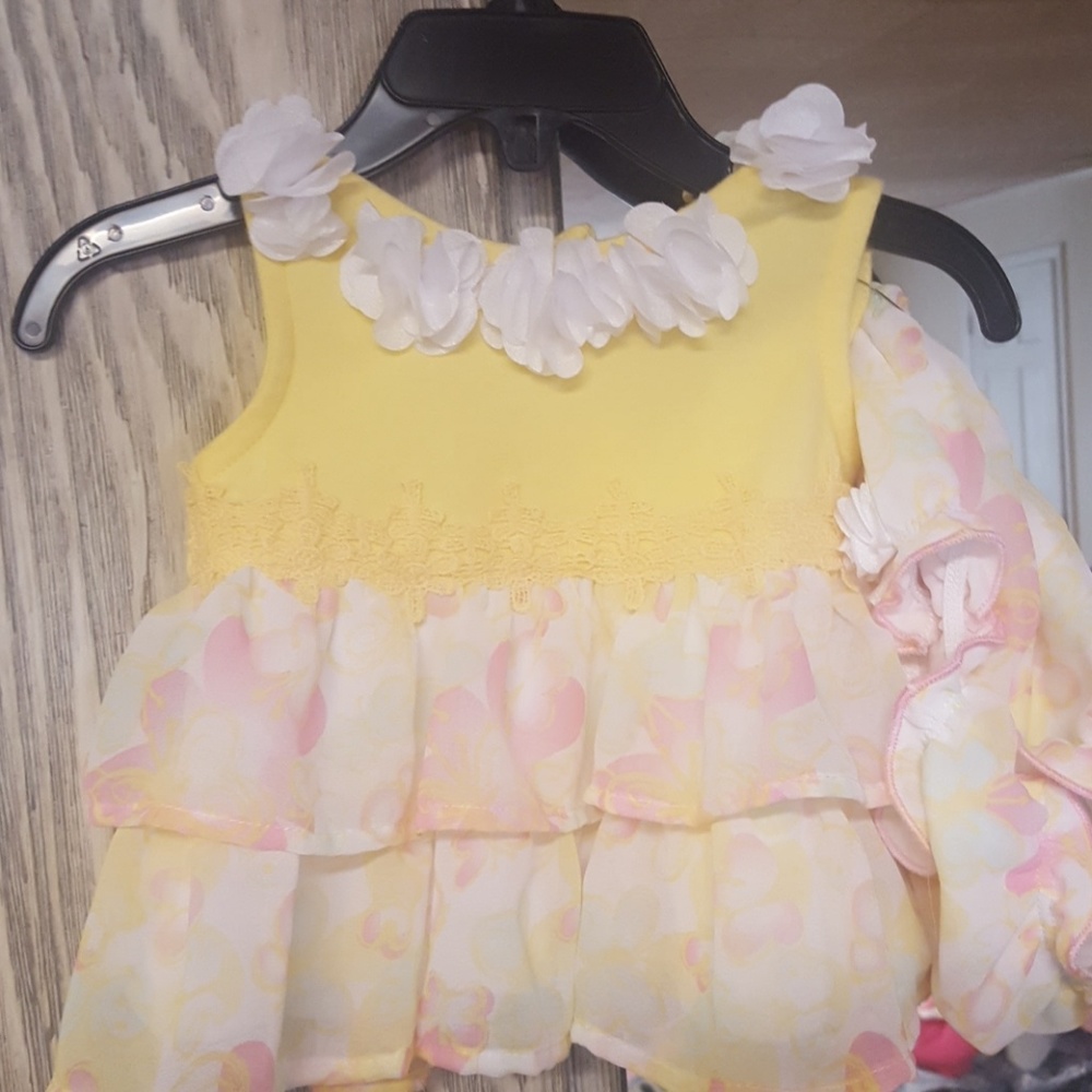 Infant Set. Never worn.