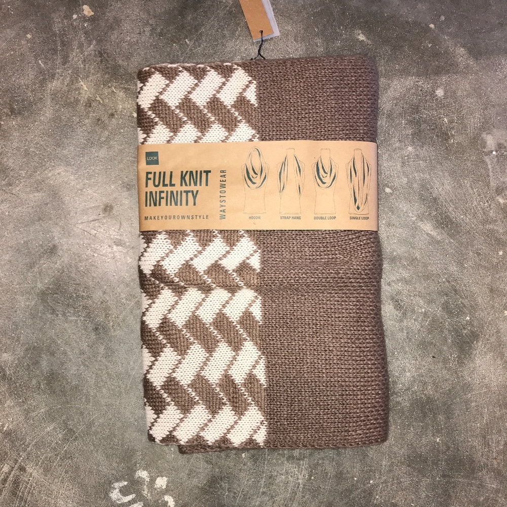 NWT! LOOK full knit infinity scarf