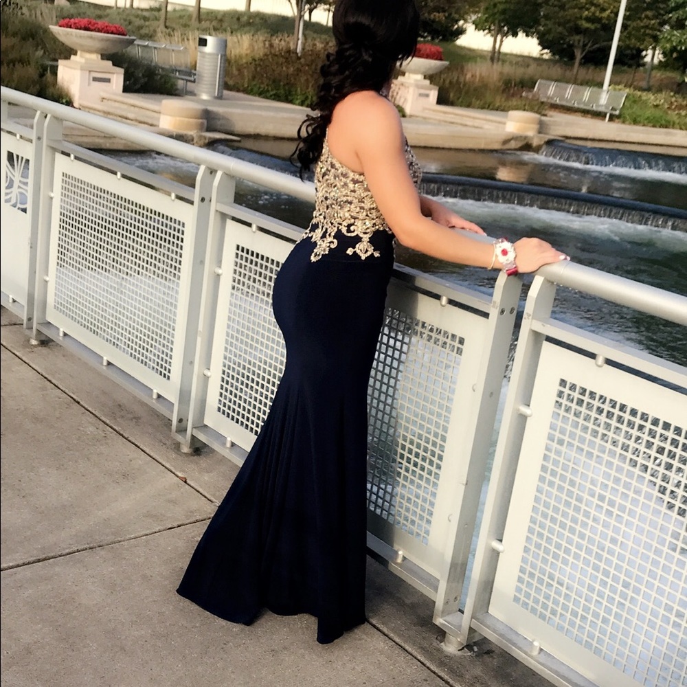 Xscape size 8 prom gown
