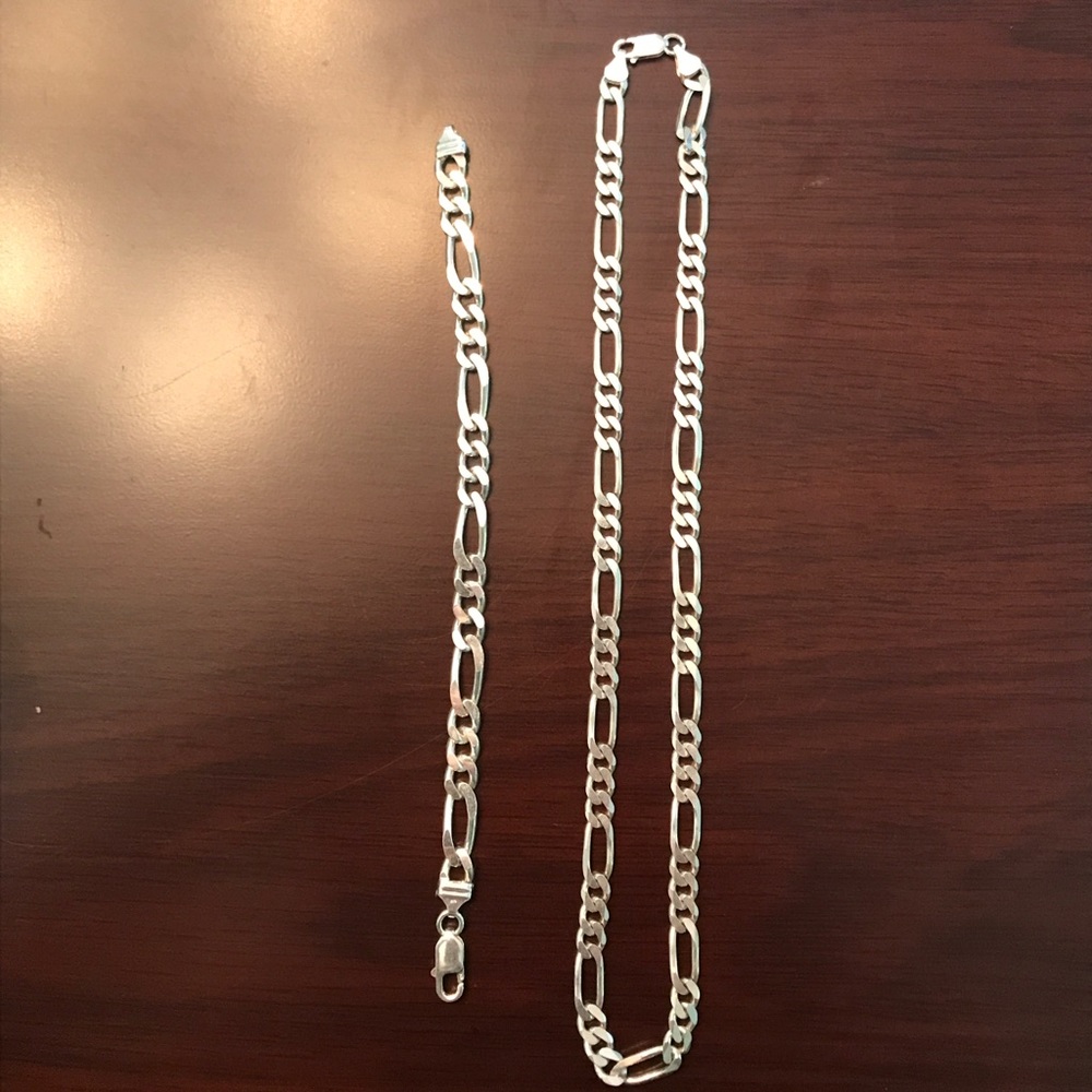 SOLDMen’s figaro style bracelet and 18” chain set.