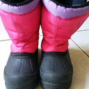 Girls Northside winter boots size 8 toddler.