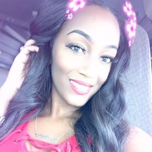 Meet your Posher, Desiree