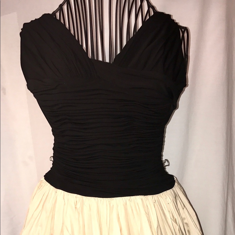BCBG black and cream sleeves dress