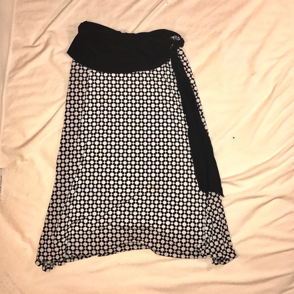 Carole Little Black and white skirt