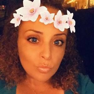 Meet your Posher, Leona