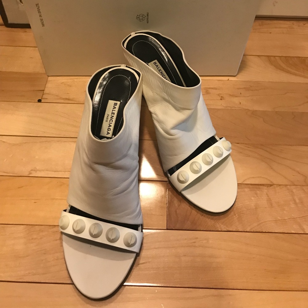 Balenciaga white heels with grommets Sz. 38.5