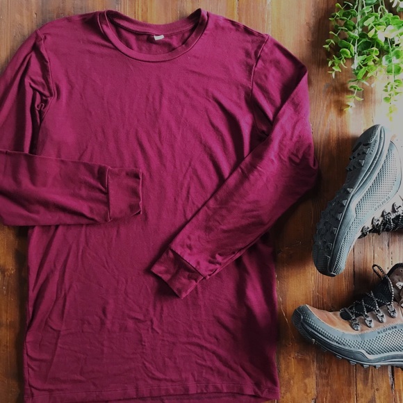 Uniqlo Other - FINAL $💥 Heat Tech Maroon Long Sleeve Pullover