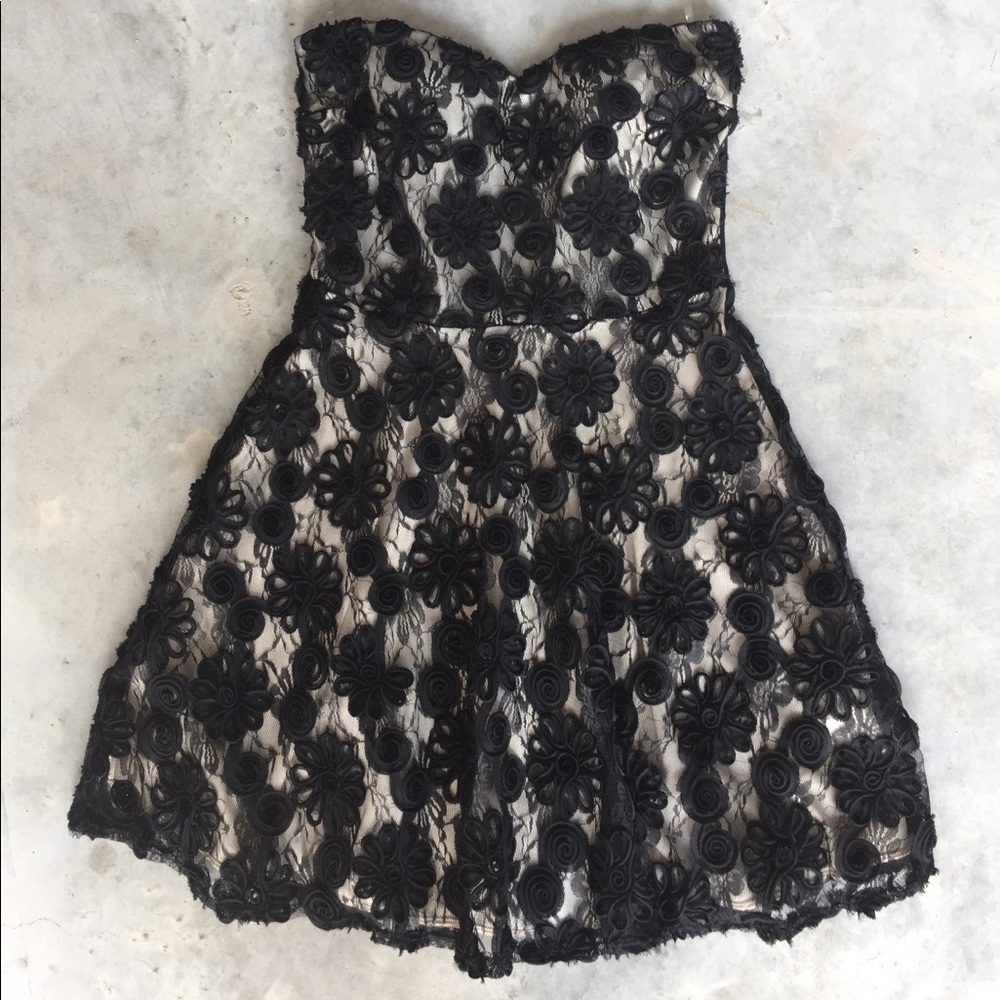 Black Lace Strapless Dress