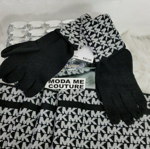 🎄🎁MICHAEL KORS SCARF AND GLOVES SET - Picture 4 of 4