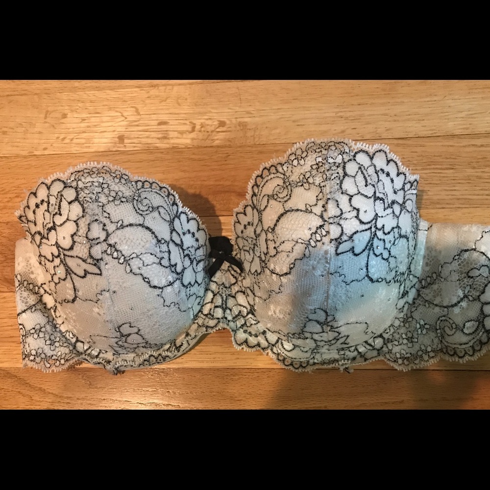Gorgeous Victoria's Secret Strapless Bra💗
