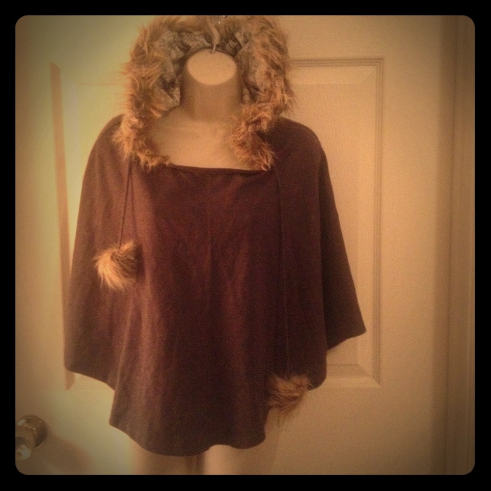 SOLD😎Hooded Poncho lined with Faux Fur
