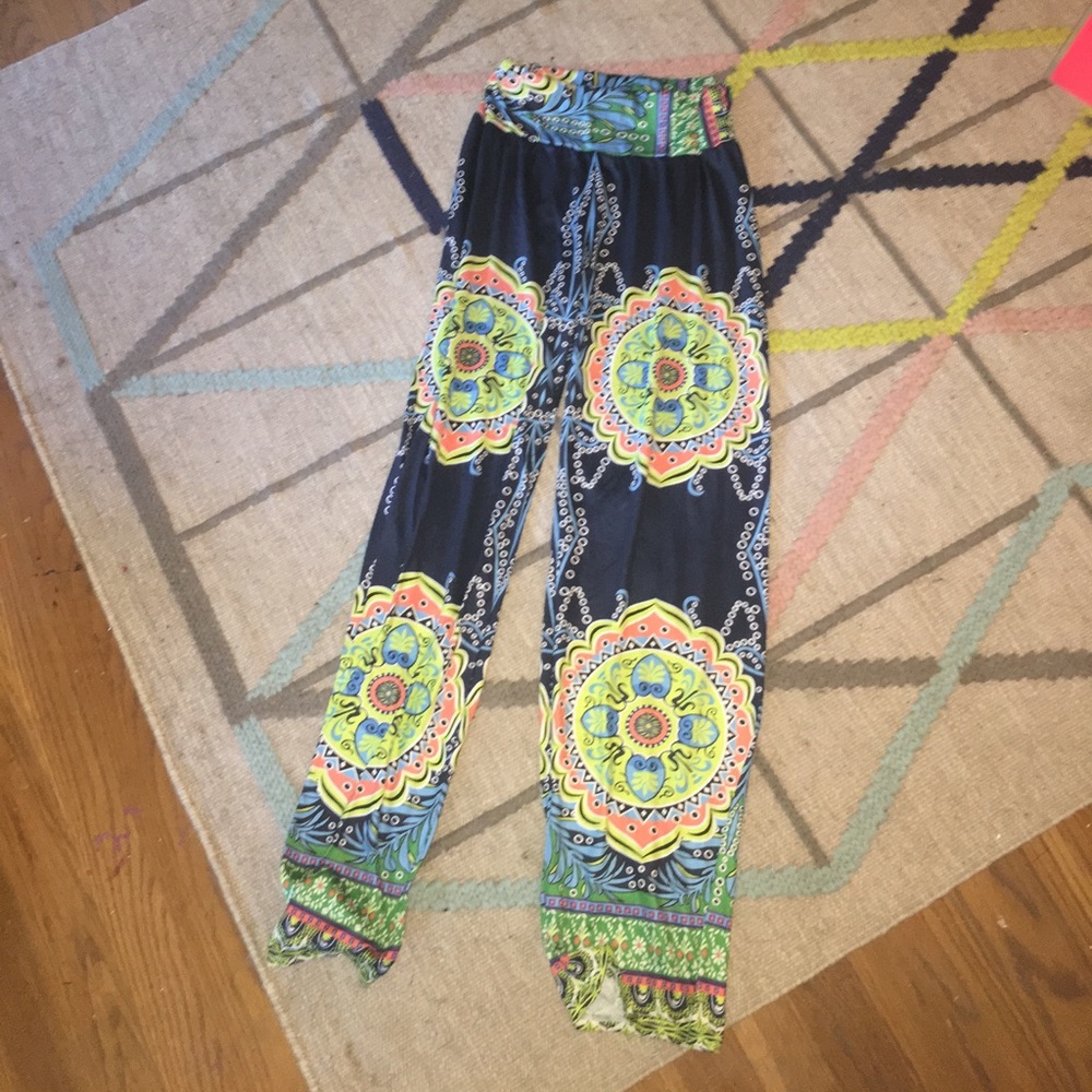 cute pattern hippie pants!!