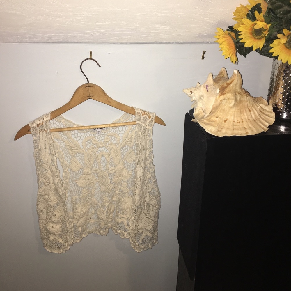 White lace vest