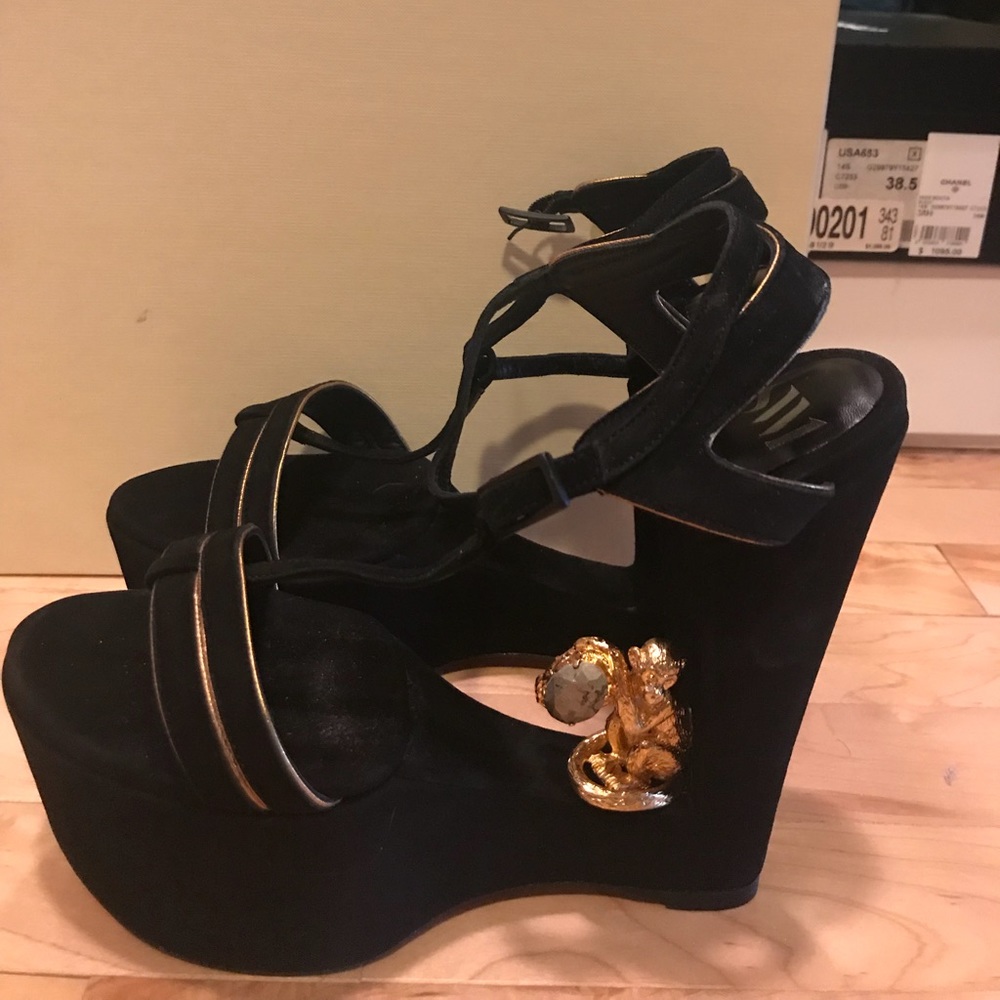 BNB Stuart Weitzman platform monkey heels.  Sz 7.5
