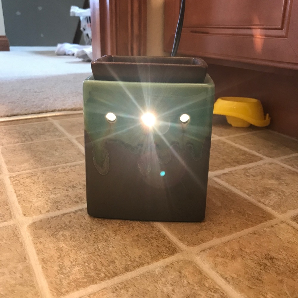 Scentsy elemental warmer