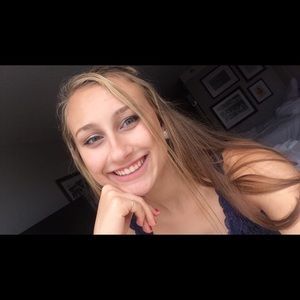 Meet your Posher, Lauren