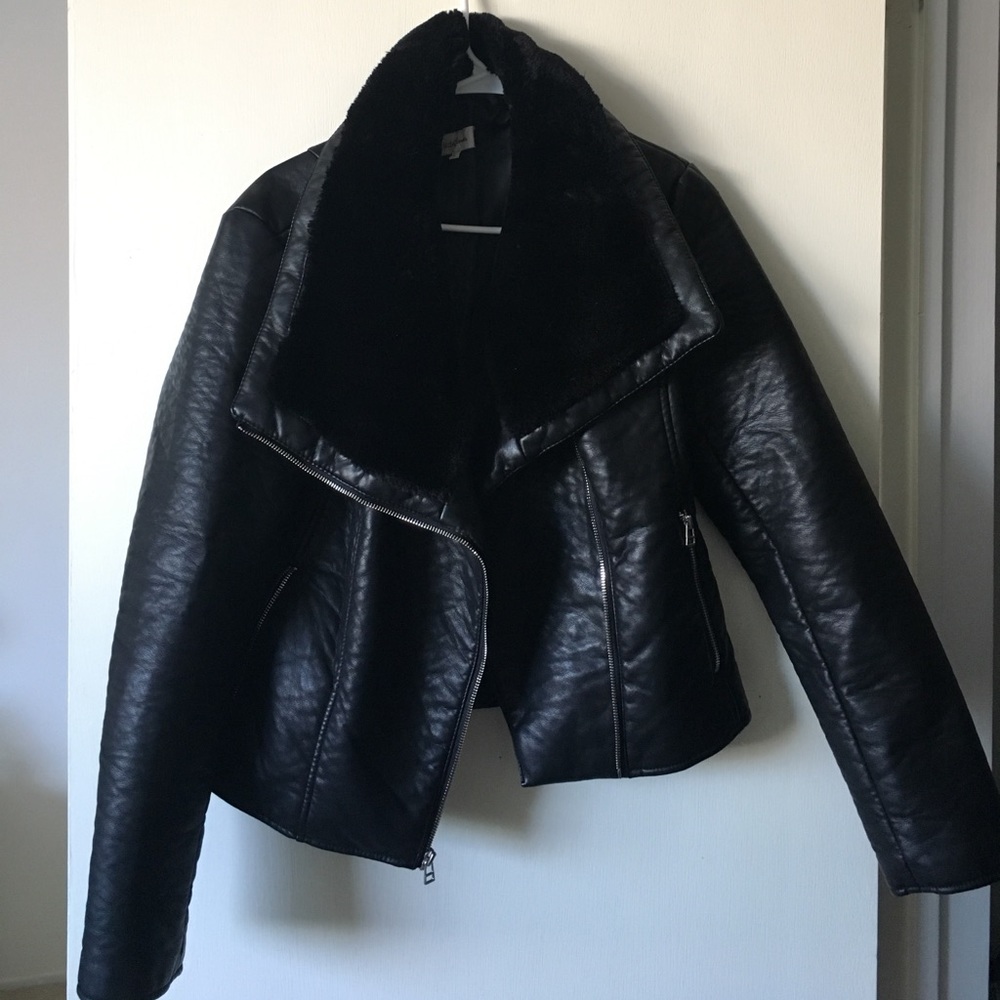 Motor jacket with faux fur trimming