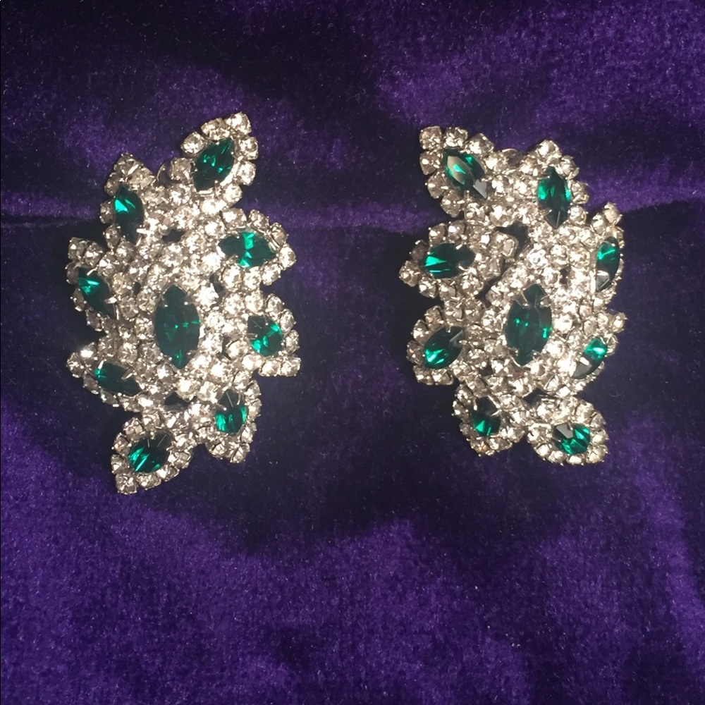 Earrings. Emerald green/clear rhinestones.