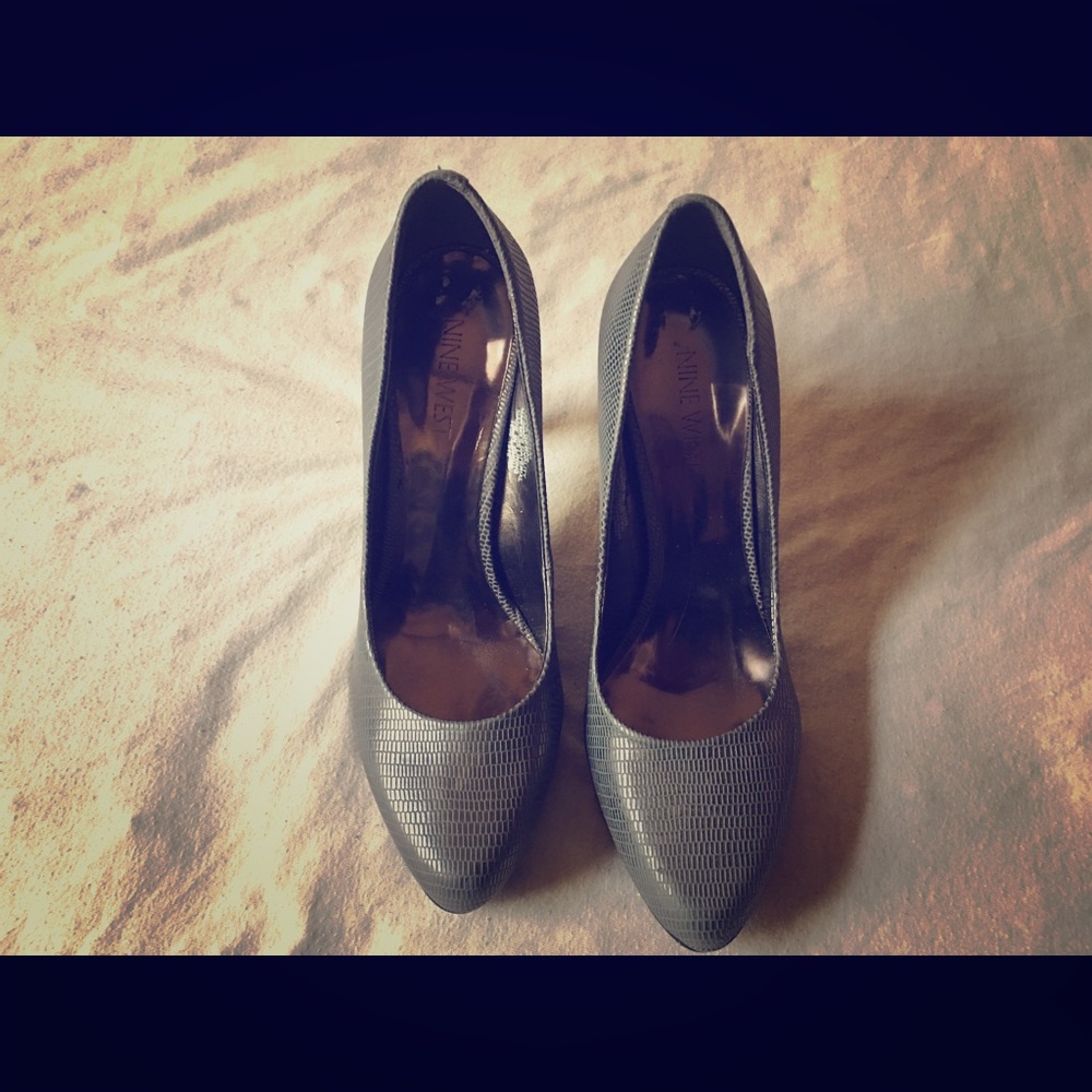 Grey Nine West Pumps