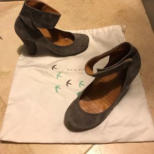 Chie Mihara Gray Suede ankle wrap pumps