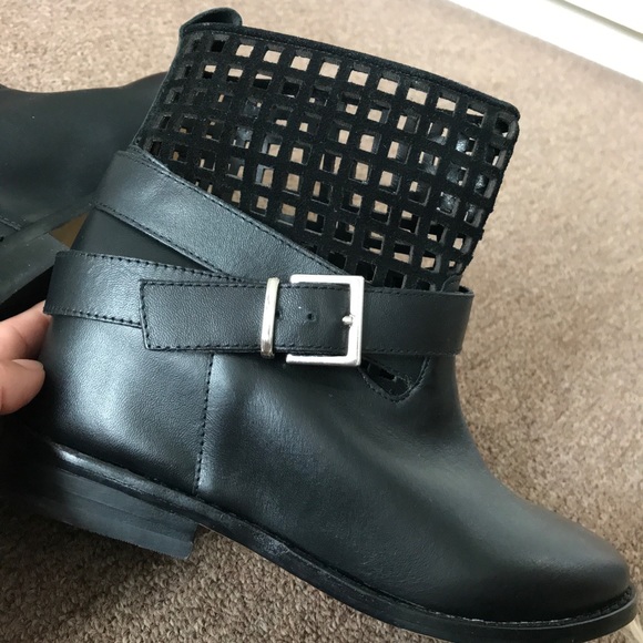 booties - Picture 3 of 6