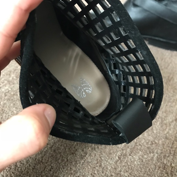 booties - Picture 4 of 6