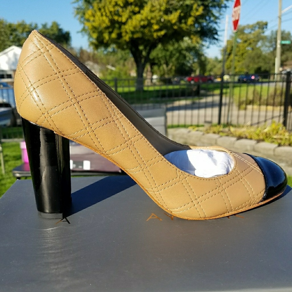 ANN TAYLOR - ALMA QUILTED CAP TOE PUMP