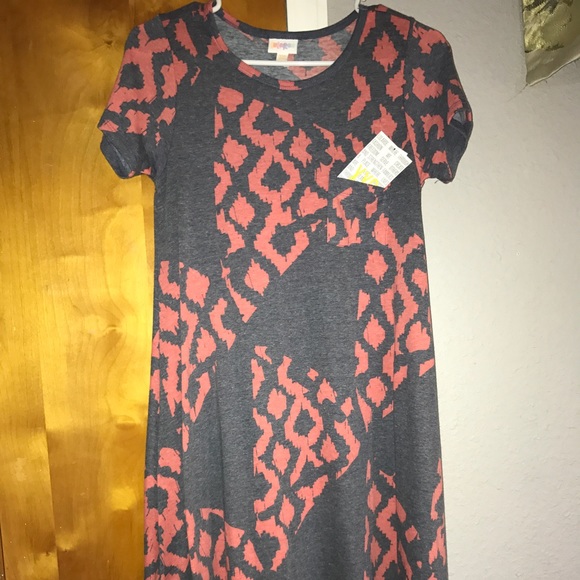 Carly - Picture 1 of 2