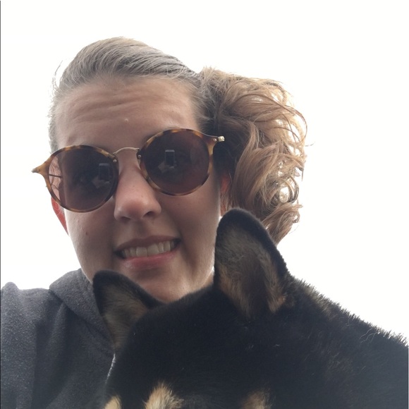 Meet your Posher, Amanda - Picture 1 of 1