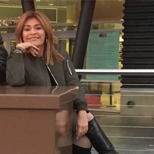 Meet your Posher, Gloria