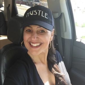 Meet your Posher, Perla