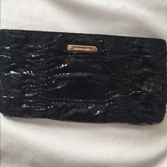 MICHAEL KORS Webster Wallet Black Python Clutch. - Picture 2 of 7