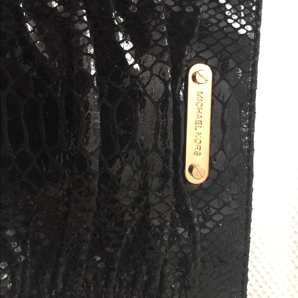 MICHAEL KORS Webster Wallet Black Python Clutch. - Picture 6 of 7