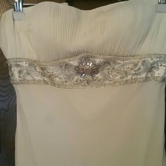 White formal gown, worn once! - Picture 4 of 5