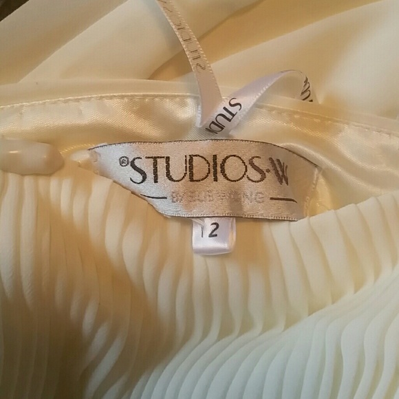 White formal gown, worn once! - Picture 5 of 5