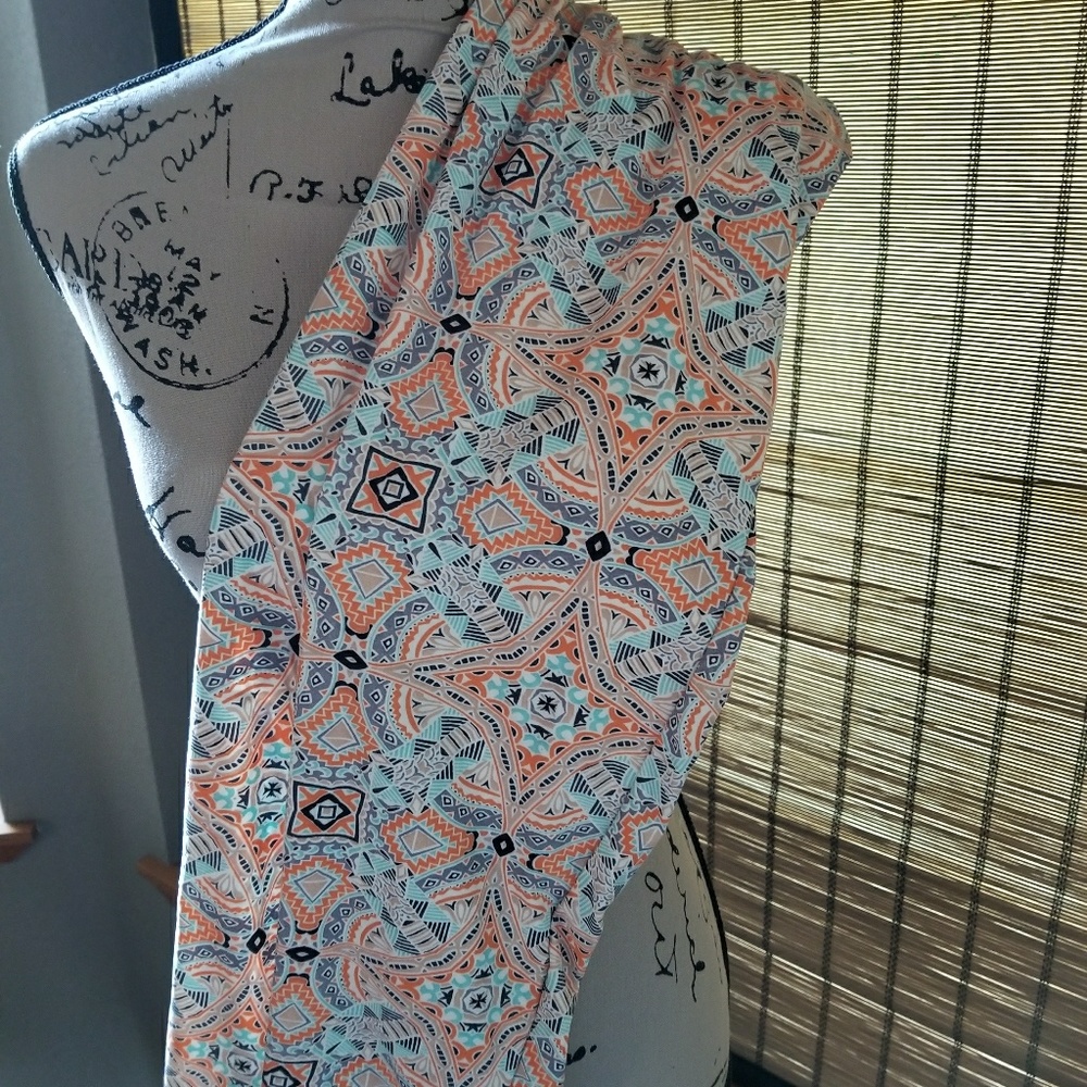 Giraffes on safari size curvy size 8 to 20