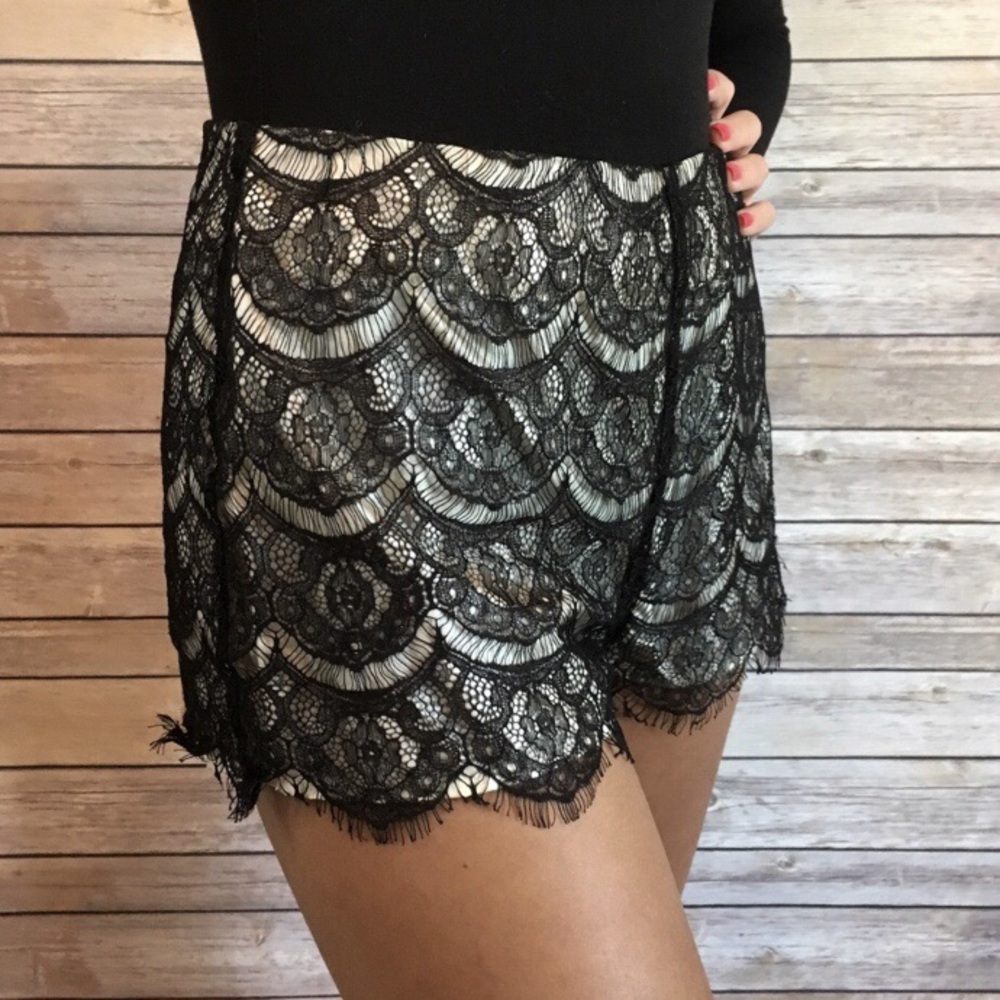 LUSH High-Waisted Lace Shorts✨