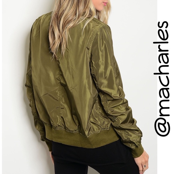 🎈FINAL SALE PRICE🎈 Bomber Jacket Olive Green - Picture 2 of 6
