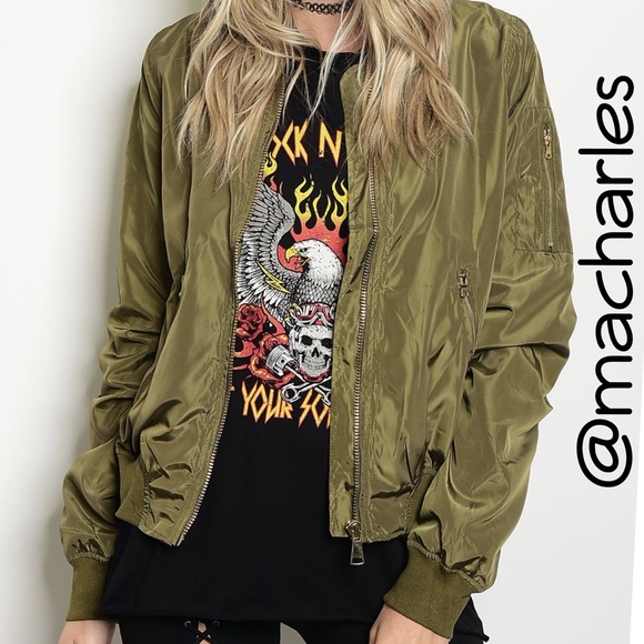 🎈FINAL SALE PRICE🎈 Bomber Jacket Olive Green - Picture 3 of 6