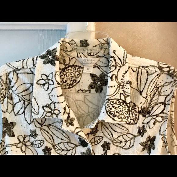 CJ Banks Stretch Sleeveless Embossed Top Blouse 1X - Picture 2 of 8