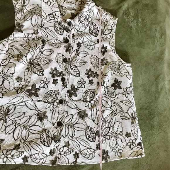 CJ Banks Stretch Sleeveless Embossed Top Blouse 1X - Picture 6 of 8