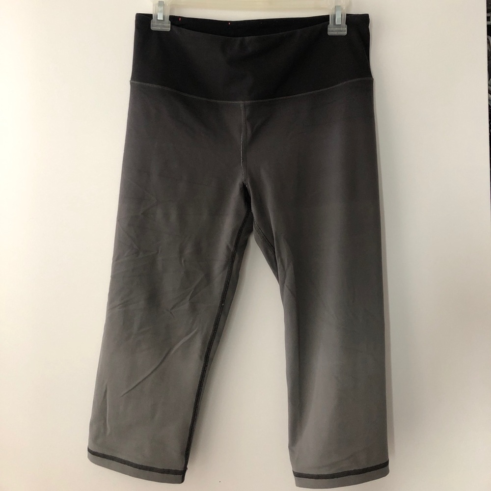 Victoria’s Secret Grey Ombré Crop Leggings
